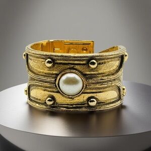 Vintage Accessocraft NYC Gold Tone Hinged Bracelet – Etruscan Revival Bangle 7”